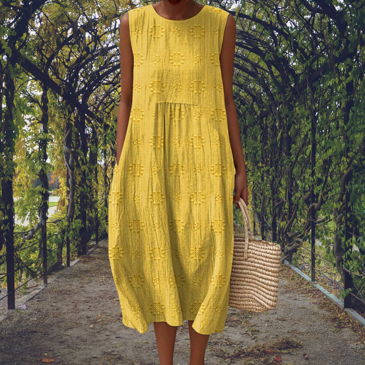 COURTNEY | Elegant Sleeveless Dress with Pockets