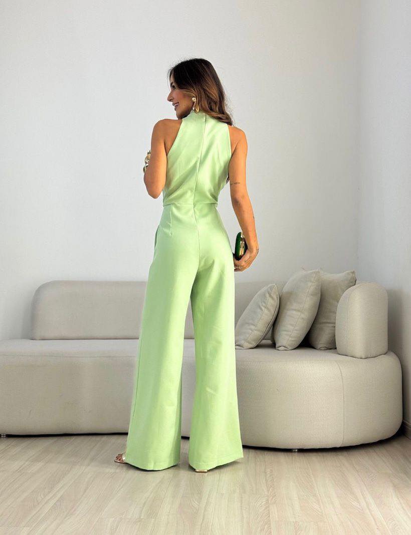 CAROL | Elegant and Flattering Jumpsuit